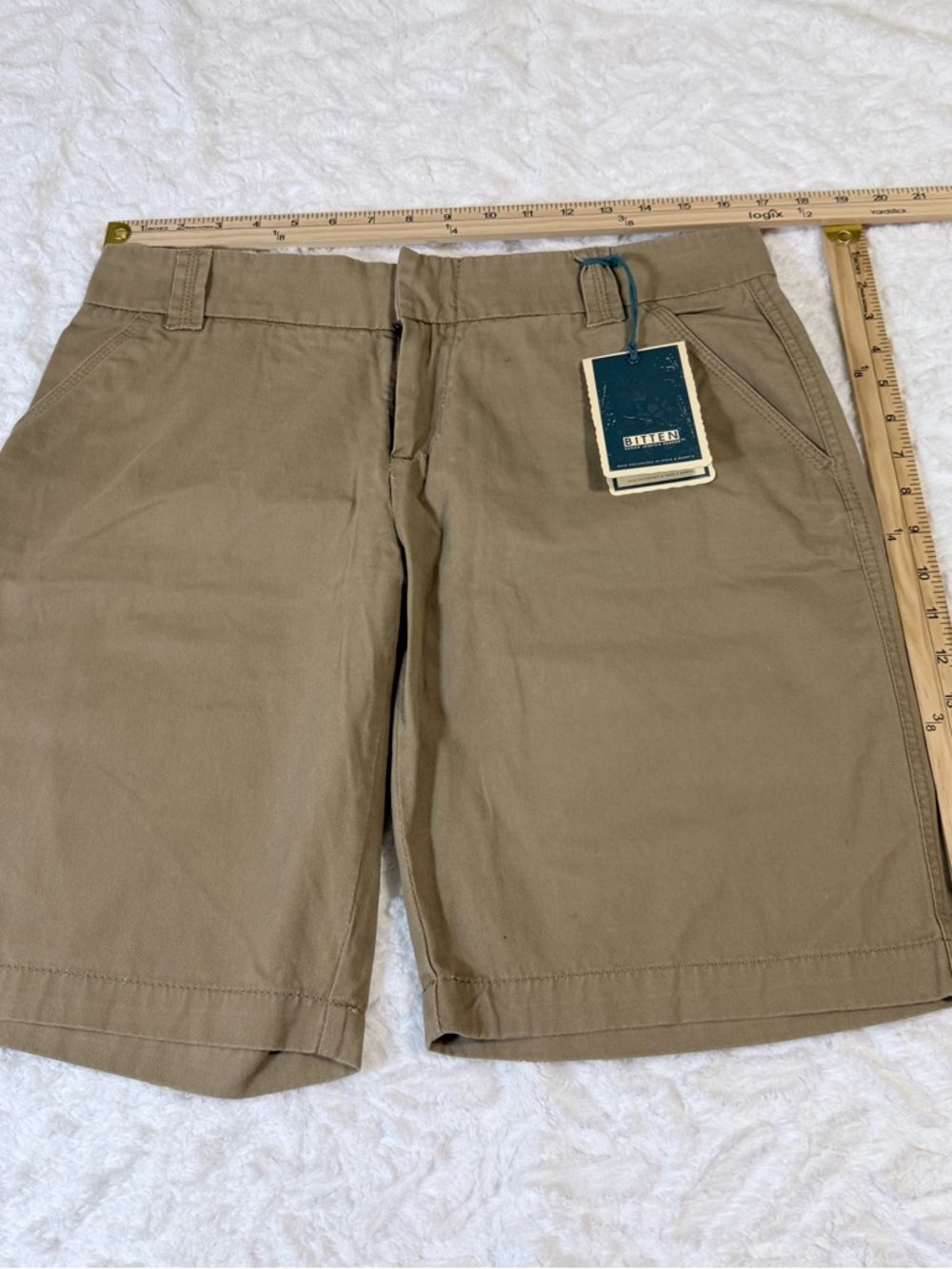 Bitten by Sarah Jessica Parker Tan Flat Front Women’s Shorts